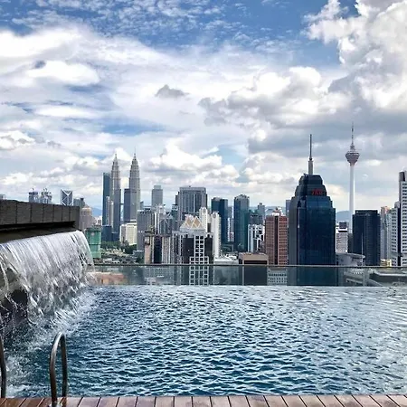 Klcc View Luxury Suites & Klcc View Sky Pool At Regalia Residence